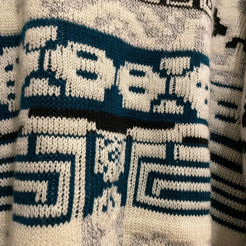 Expression Sweater - Picture 3 of 4